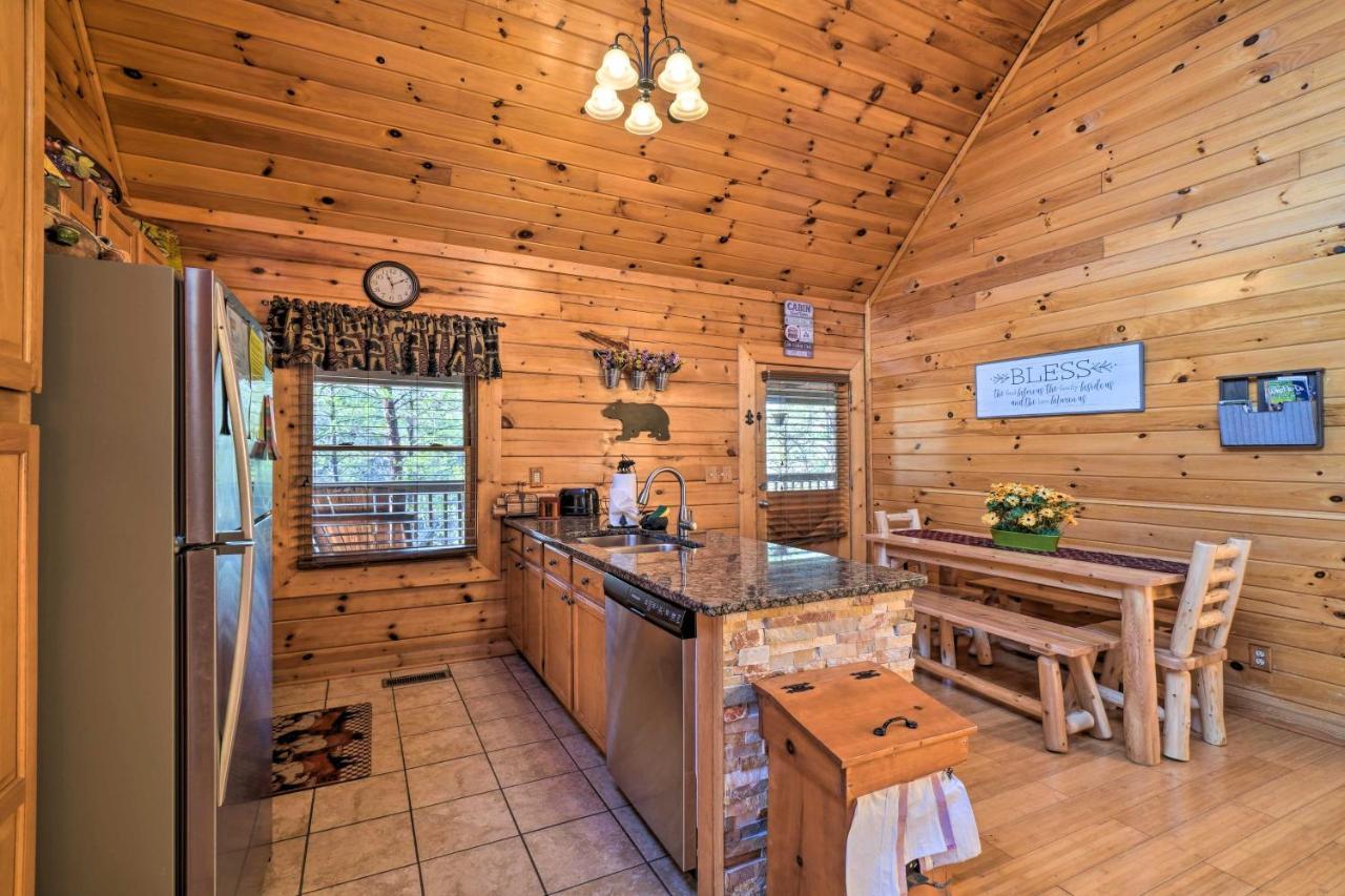 Inviting Sevierville Cabin With Deck And Hot Tub! Dış mekan fotoğraf
