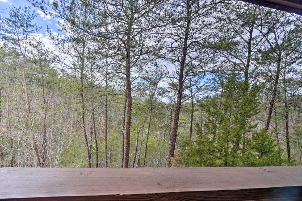 Inviting Sevierville Cabin With Deck And Hot Tub! Dış mekan fotoğraf