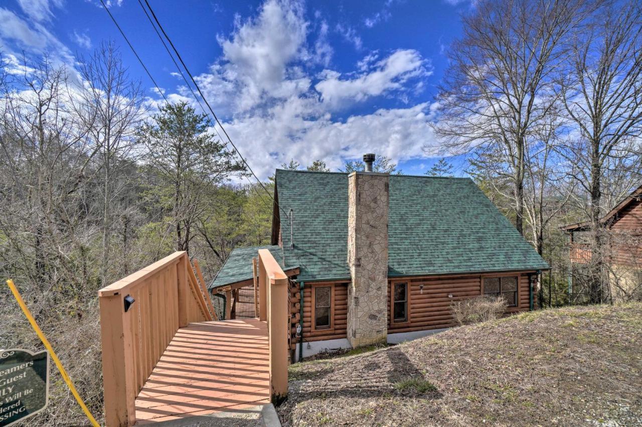 Inviting Sevierville Cabin With Deck And Hot Tub! Dış mekan fotoğraf